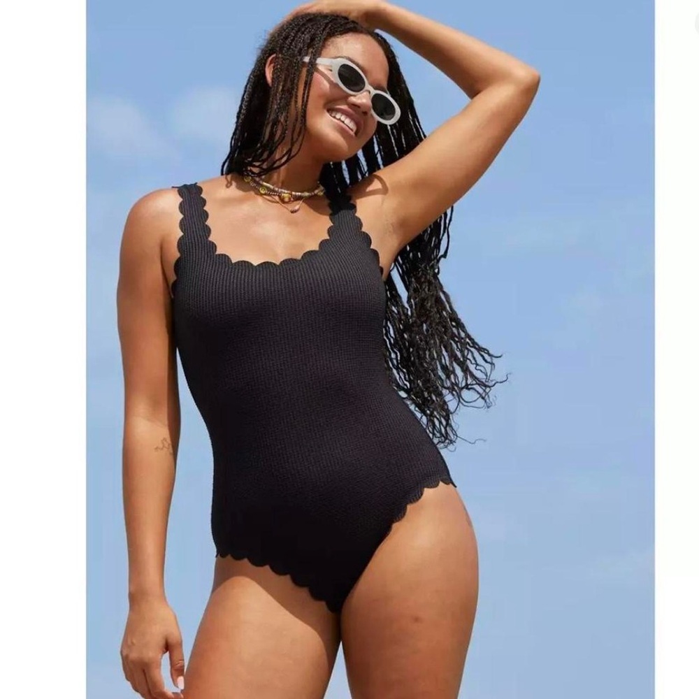 Aerie Waffle Scalloped One Piece Swimsuit Size Small